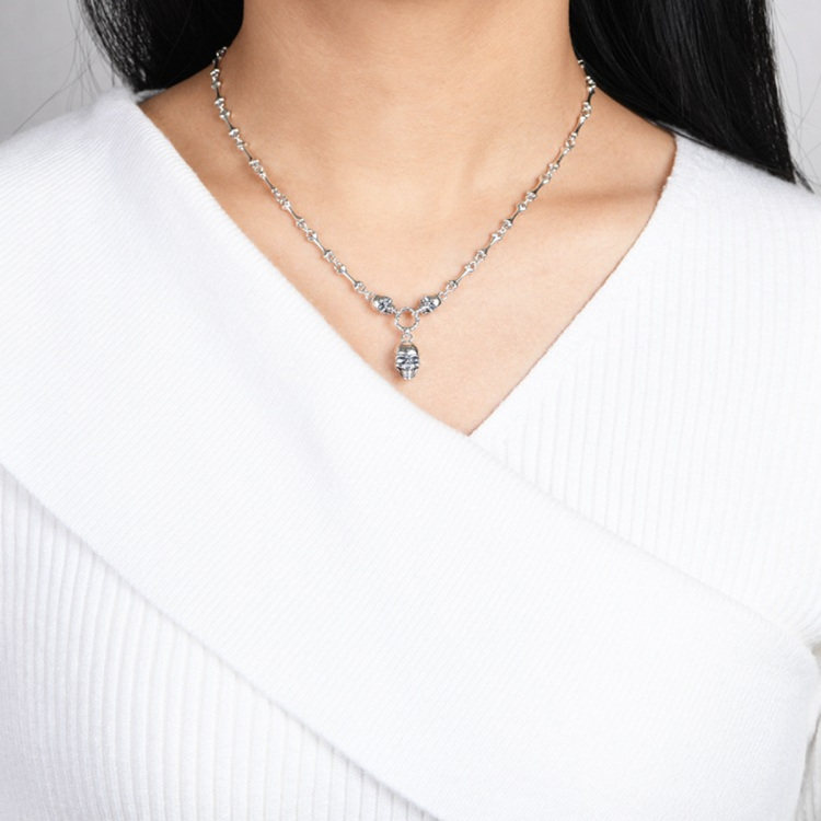 S925银项链女轻奢小众秋冬创意设计骷髅头银骨头一体链套链