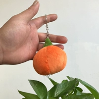 Тыквенный монстр диаметром около 8 см