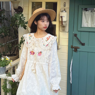 春季甜美温柔少女蕾丝娃娃领长袖连衣裙森系复古绣花收腰显瘦长裙