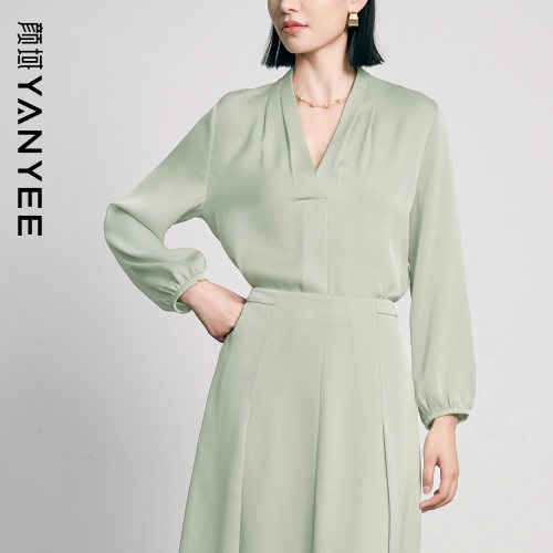 颜域高级感缎面V领衬衫女