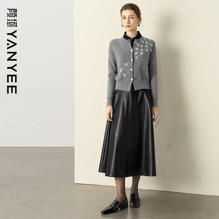 颜域搭配一整套2025新款冬季女羊毛针织开衫A字pu半身裙两件套装