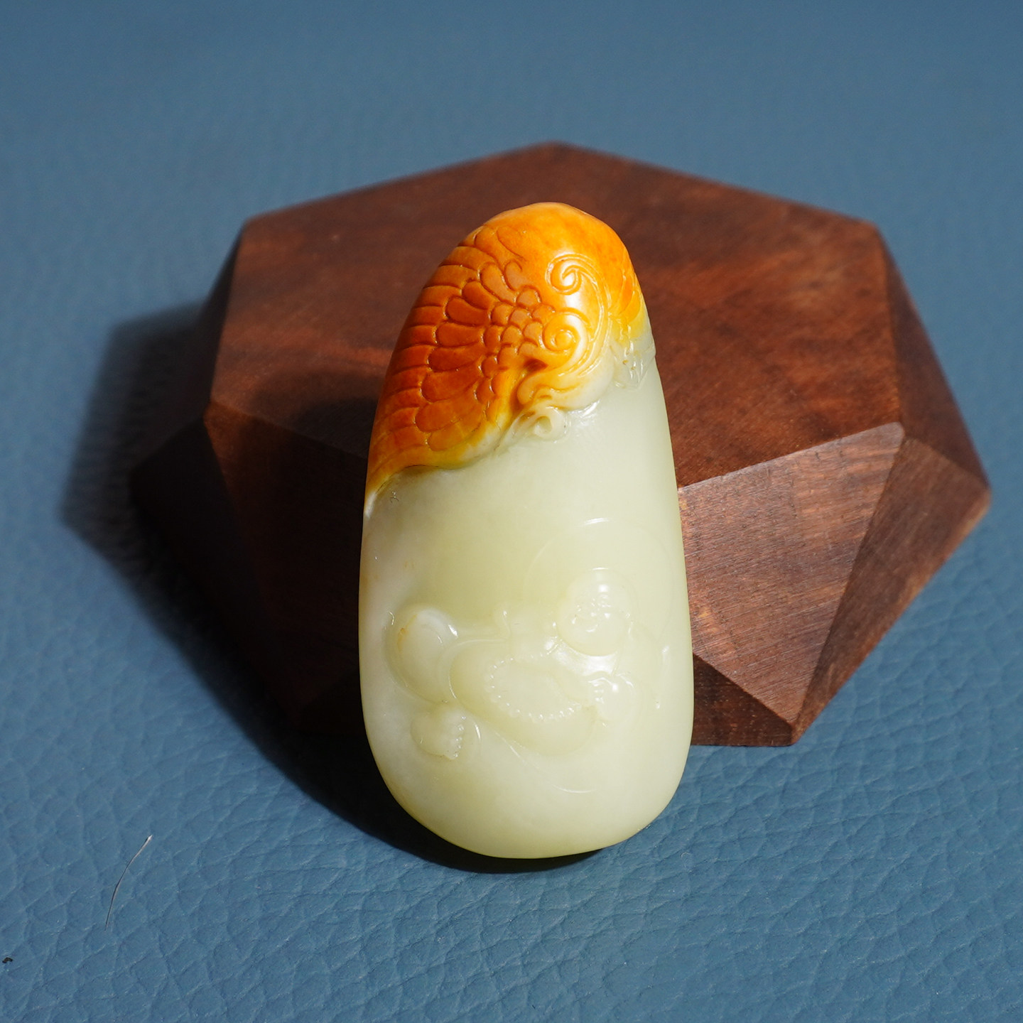 玉禧珠宝特惠促销天然俄料和田玉黄僵皮黄口料笑佛公吊坠挂件A1