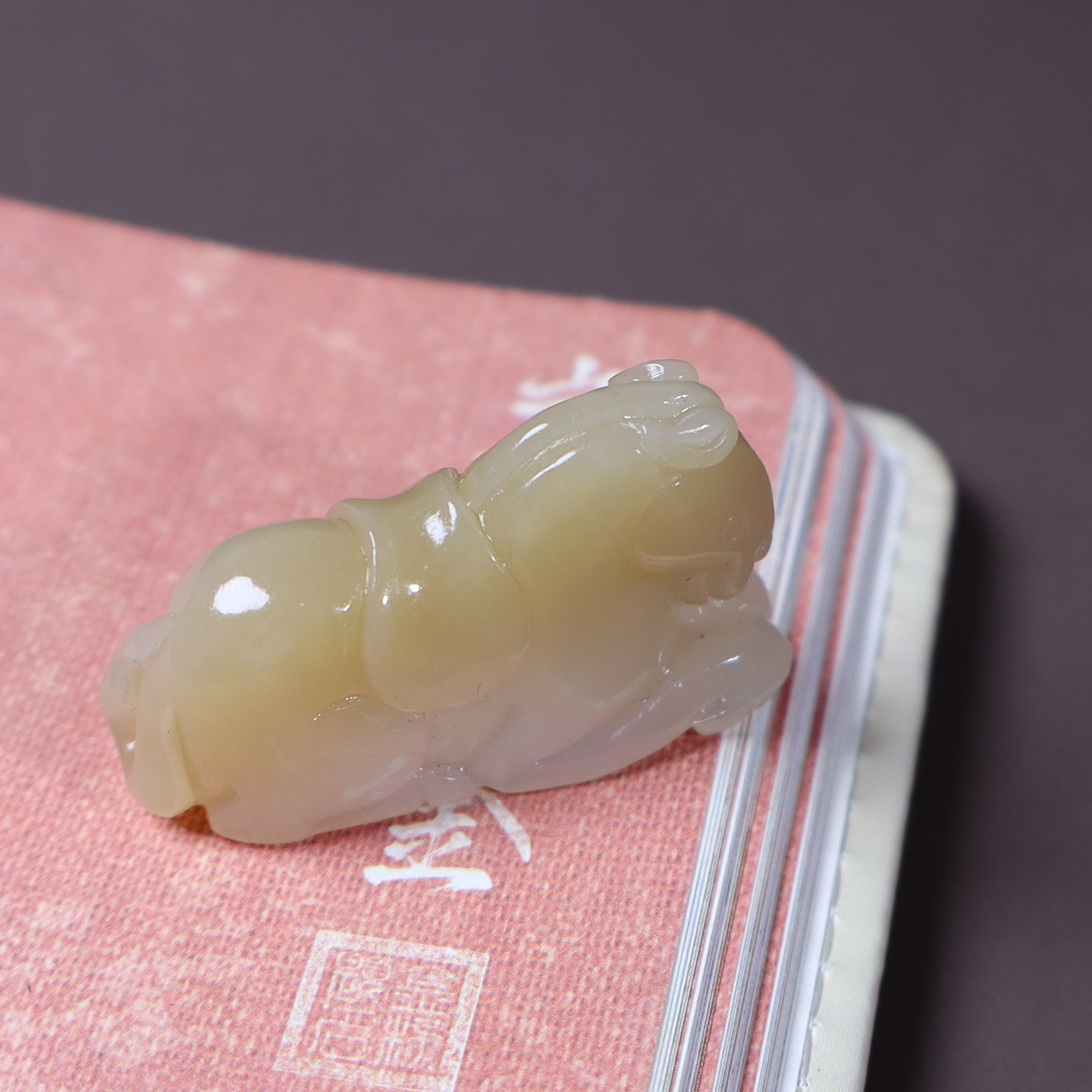 玉禧珠宝特惠天然和田玉新疆细腻且末红糖白玉马上有福吊坠挂件A9