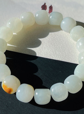 惊呆了方言和田玉推荐新疆挂金皮白玉籽料留皮孔卡12mm老型手串w1