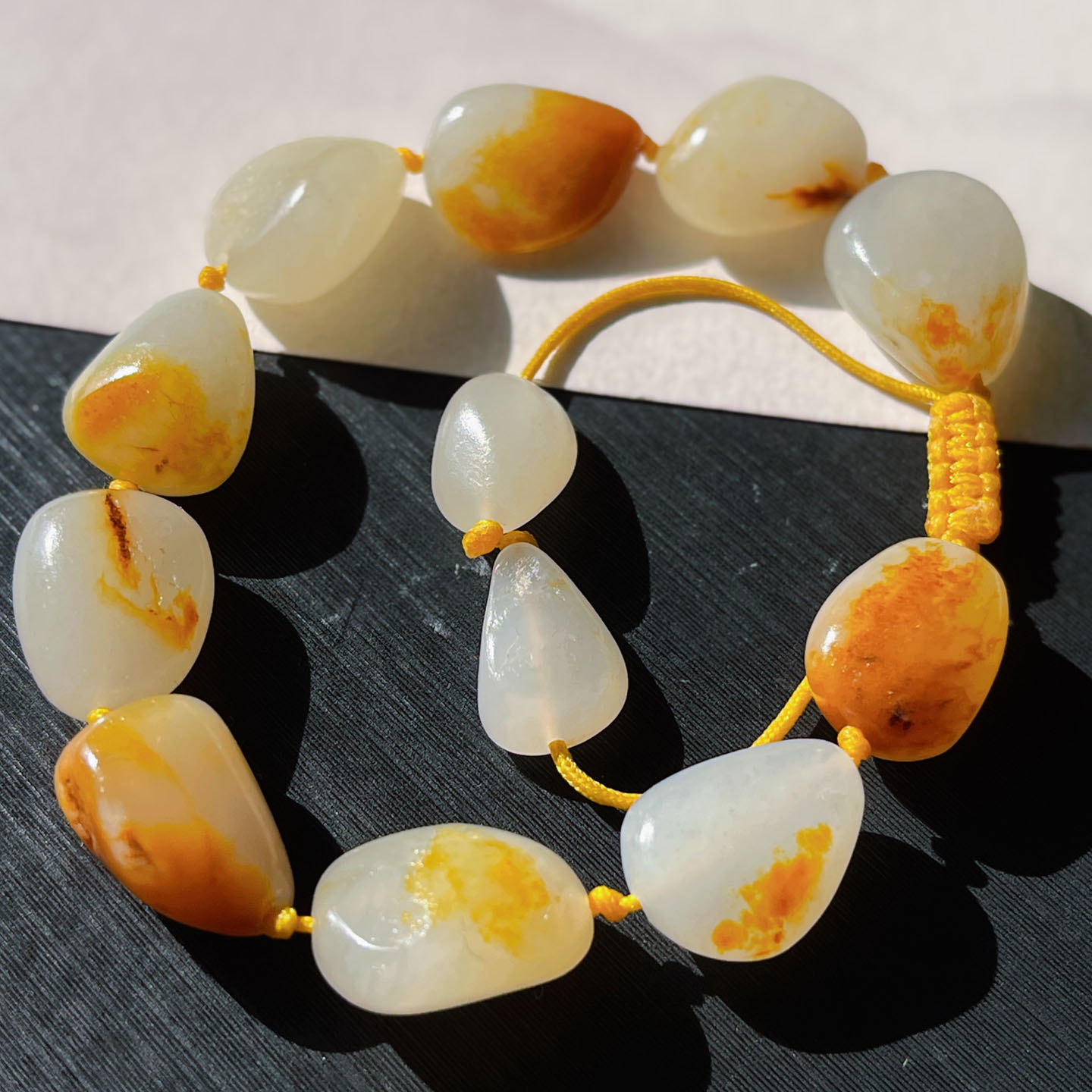 特惠方言品牌和田玉精品新疆玉龙河细腻黄沁皮白玉籽料原石手串w2