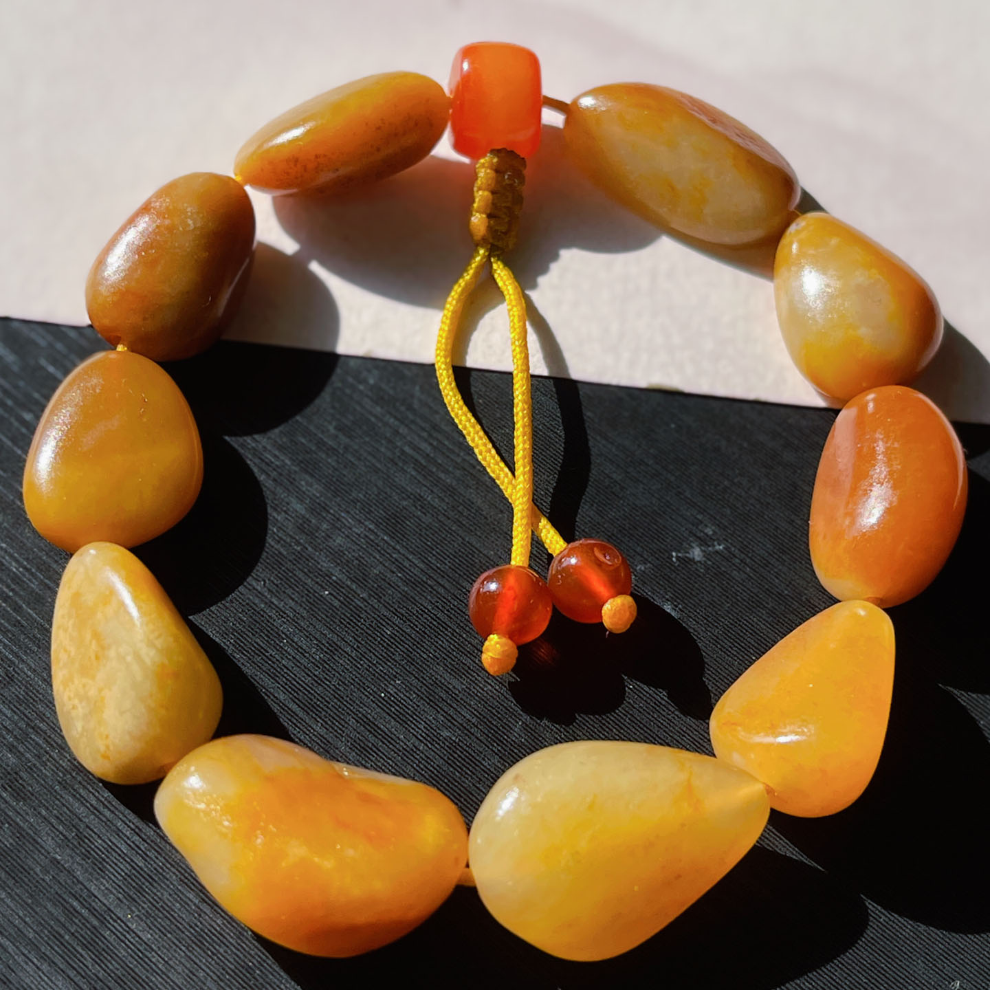 轰动方言特色和田玉新疆玉龙河老熟如酥黄沁皮白玉籽料原石手串w