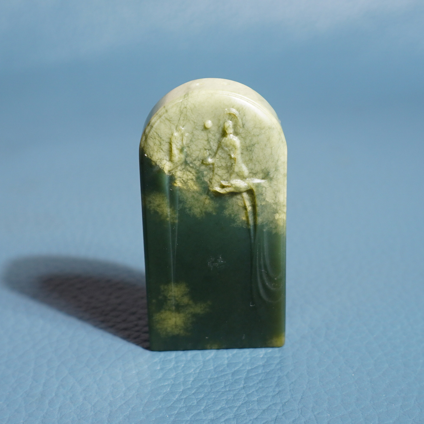 玉禧珠宝新疆无结构油润和田玉双色白皮沙枣青籽料悟道吊坠A1