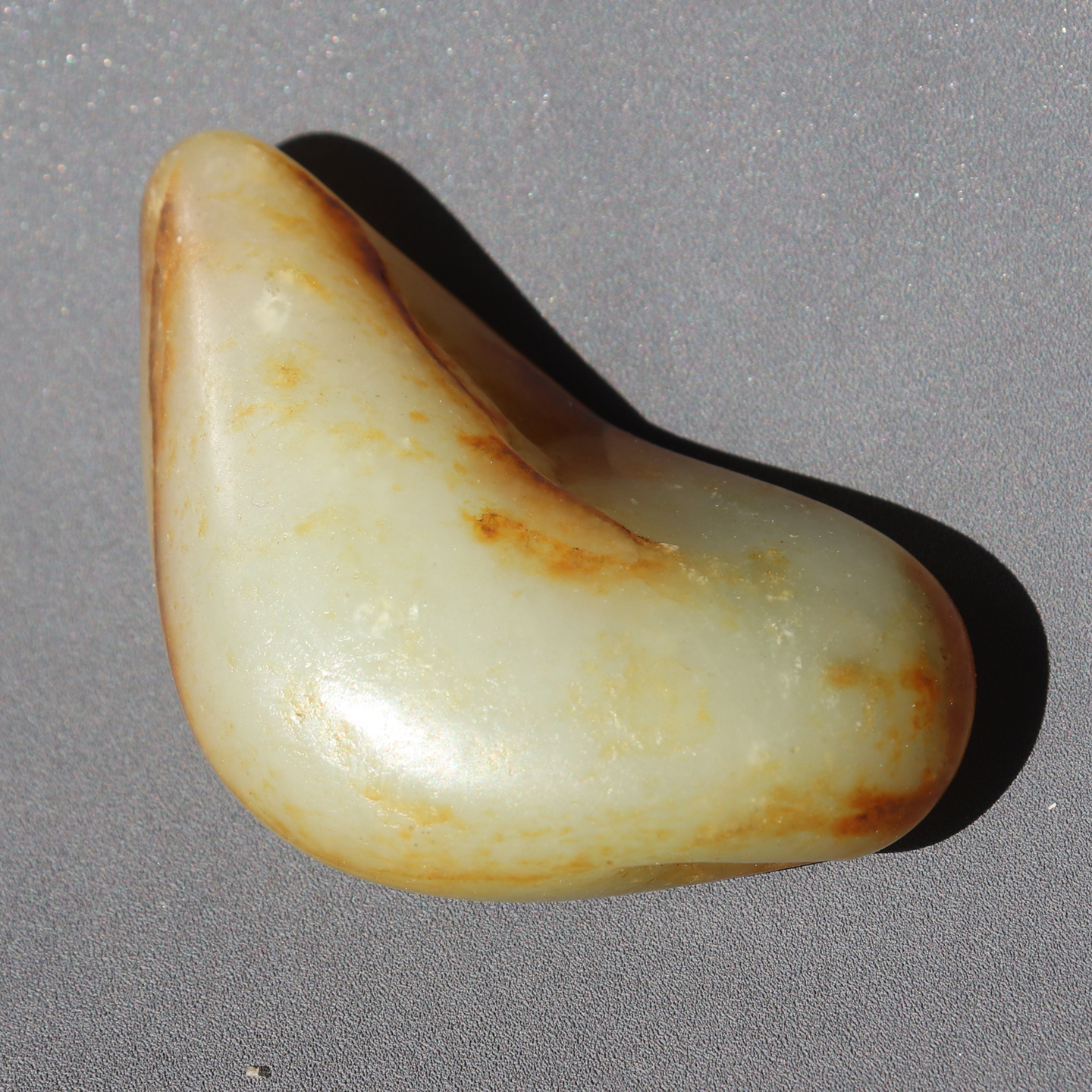 放漏方言和田玉新疆挂金皮油润高脂精品特色籽料元宝型原石玩料A8