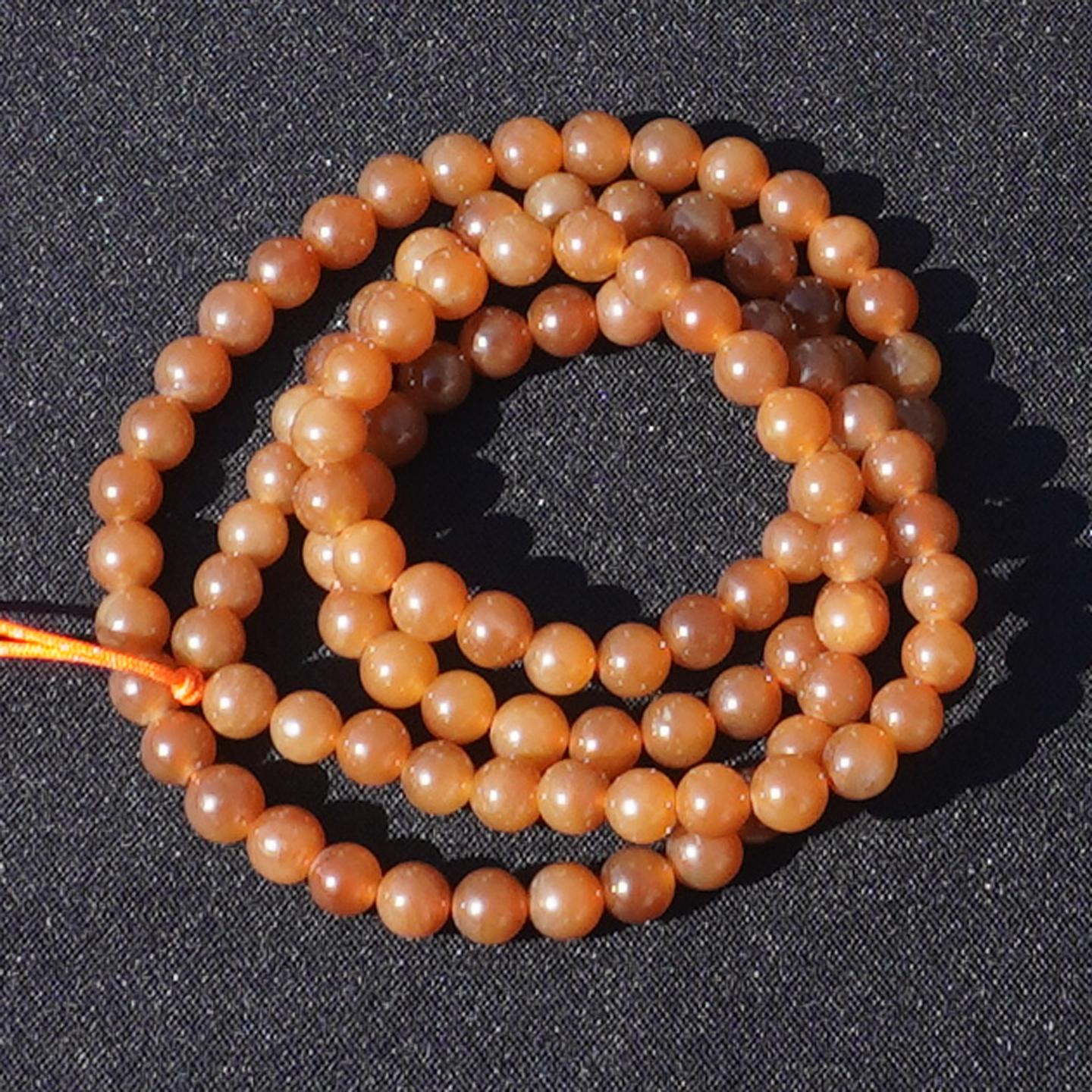 新疆且末料金山矿老熟红糖玉手串