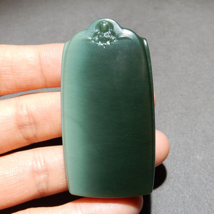 亏麻了方言和田玉巨漏新疆玉龙河沙枣青籽料双色平安无事牌吊坠w