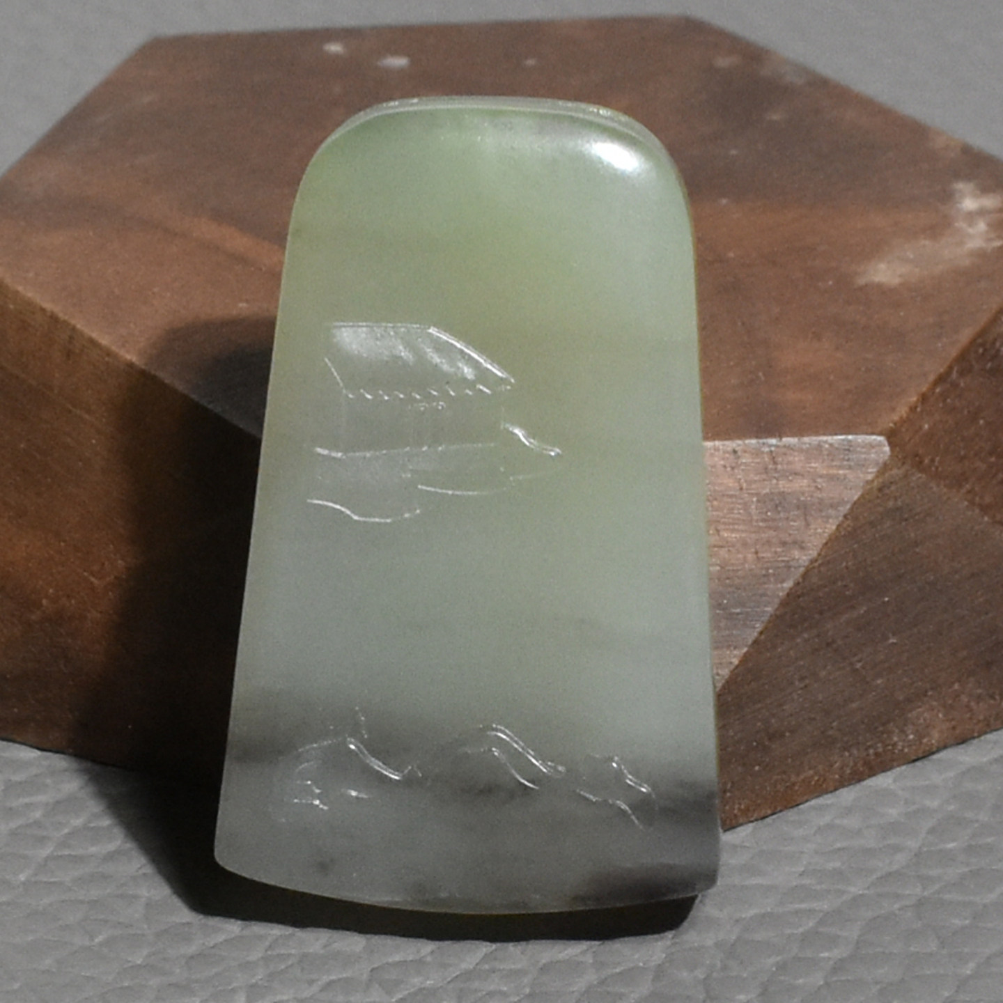 玉禧珠宝天然和田玉青海料烟紫带翠三色苏工雕刻山水牌吊坠牌子Q