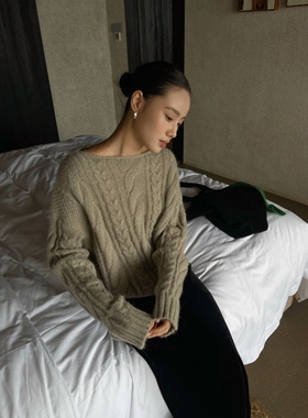 2025秋冬新款时尚慵懒风宽松圆领针织衫休闲气质软糯舒适长袖毛衣