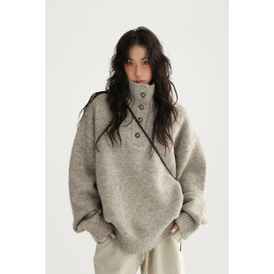 燕麦色立领纽扣亨利领套头毛衣女秋冬加厚保暖松弛感毛针织衫上衣