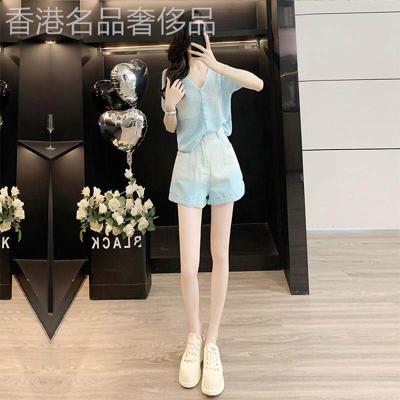 欧洲站休闲运动套装女2026新款夏减龄V领镂空针织衫蓝色渐层短裤