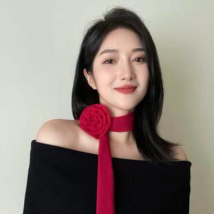 红色丝巾女2026新款高级感玫瑰领花领巾多功能护颈本命年新年配饰