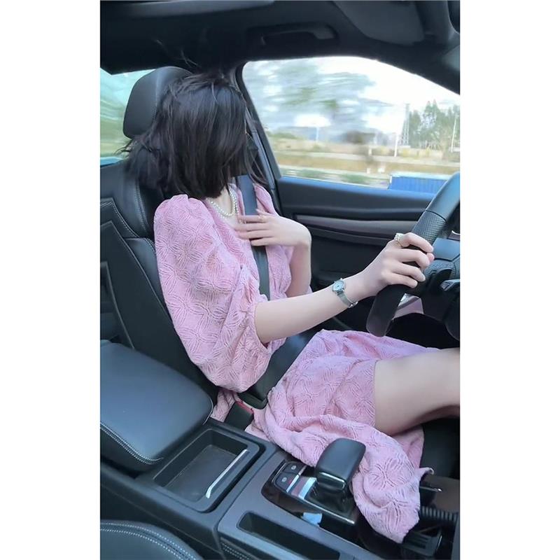 欧洲站茶歇法式高级感温柔粉色蕾丝连衣裙女夏春小个子度假风短裙