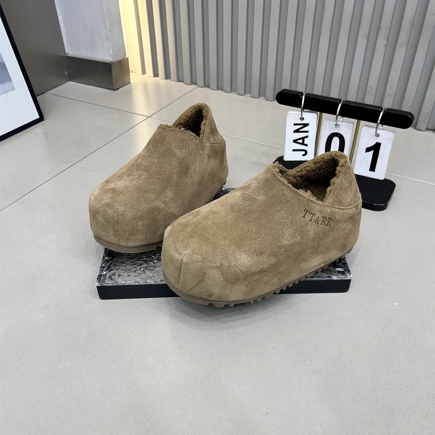 卡皮巴拉厚底勃肯鞋女脚踩懒人鞋