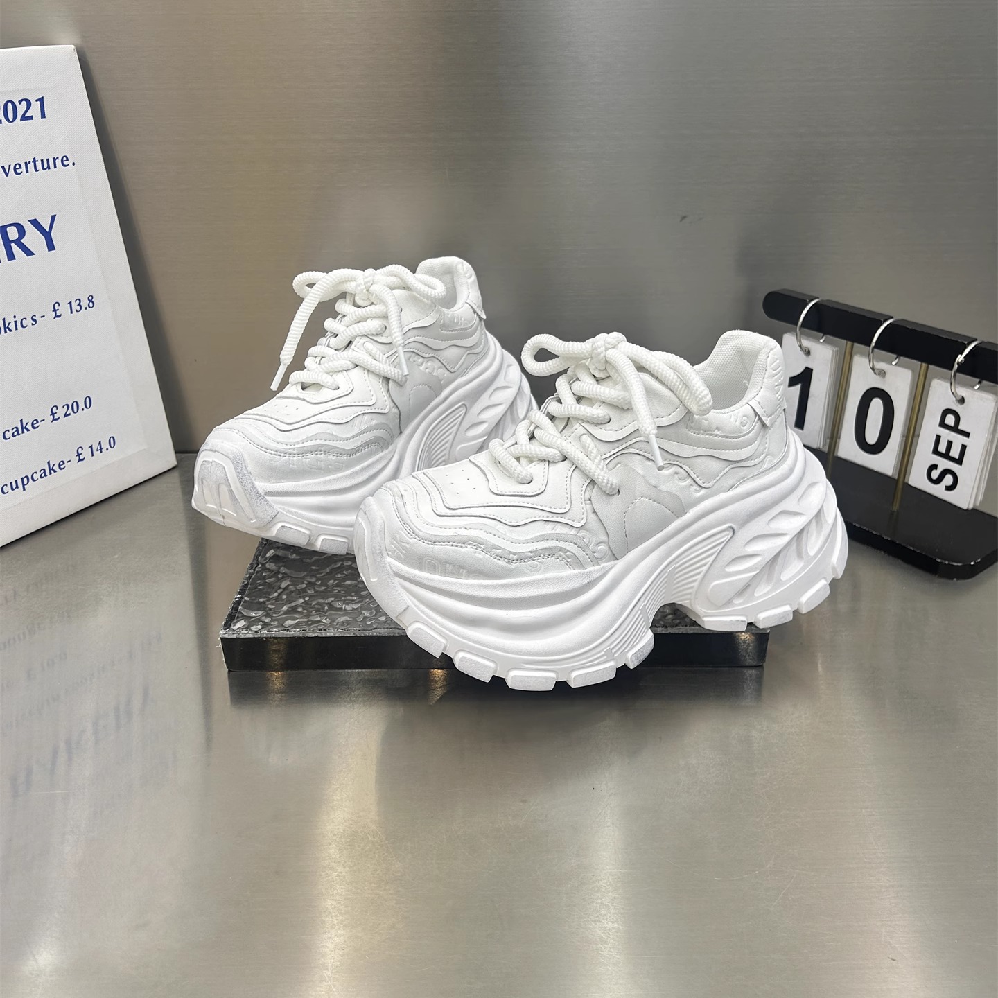 欧货小众爆款老爹鞋2025新款