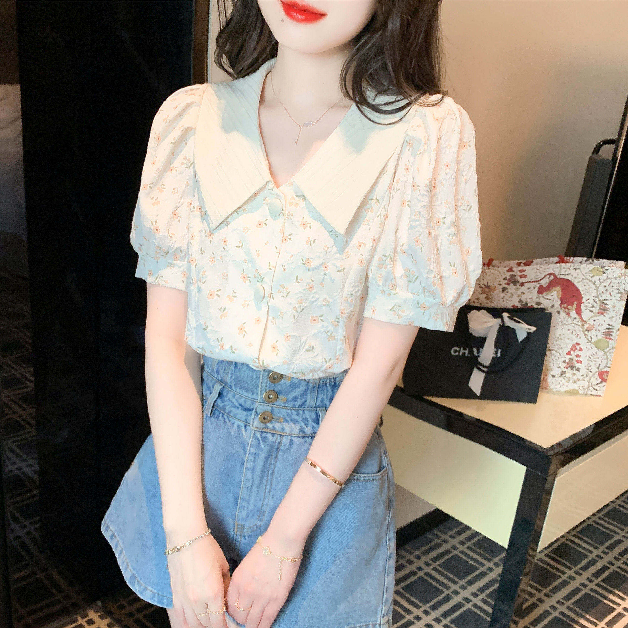 正品法式高级感v领雪纺正肩短袖T恤2026夏季新款大码女装碎花衬衫
