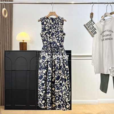 数码印花收腰中长款无袖连衣裙