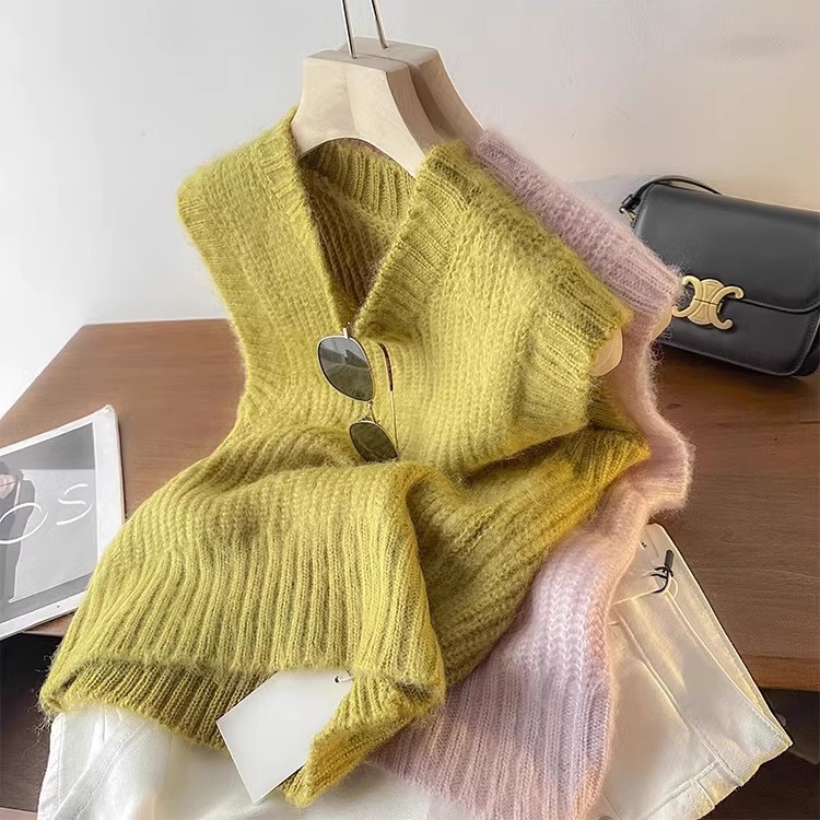 圆领马海毛混纺无袖针织马甲背心