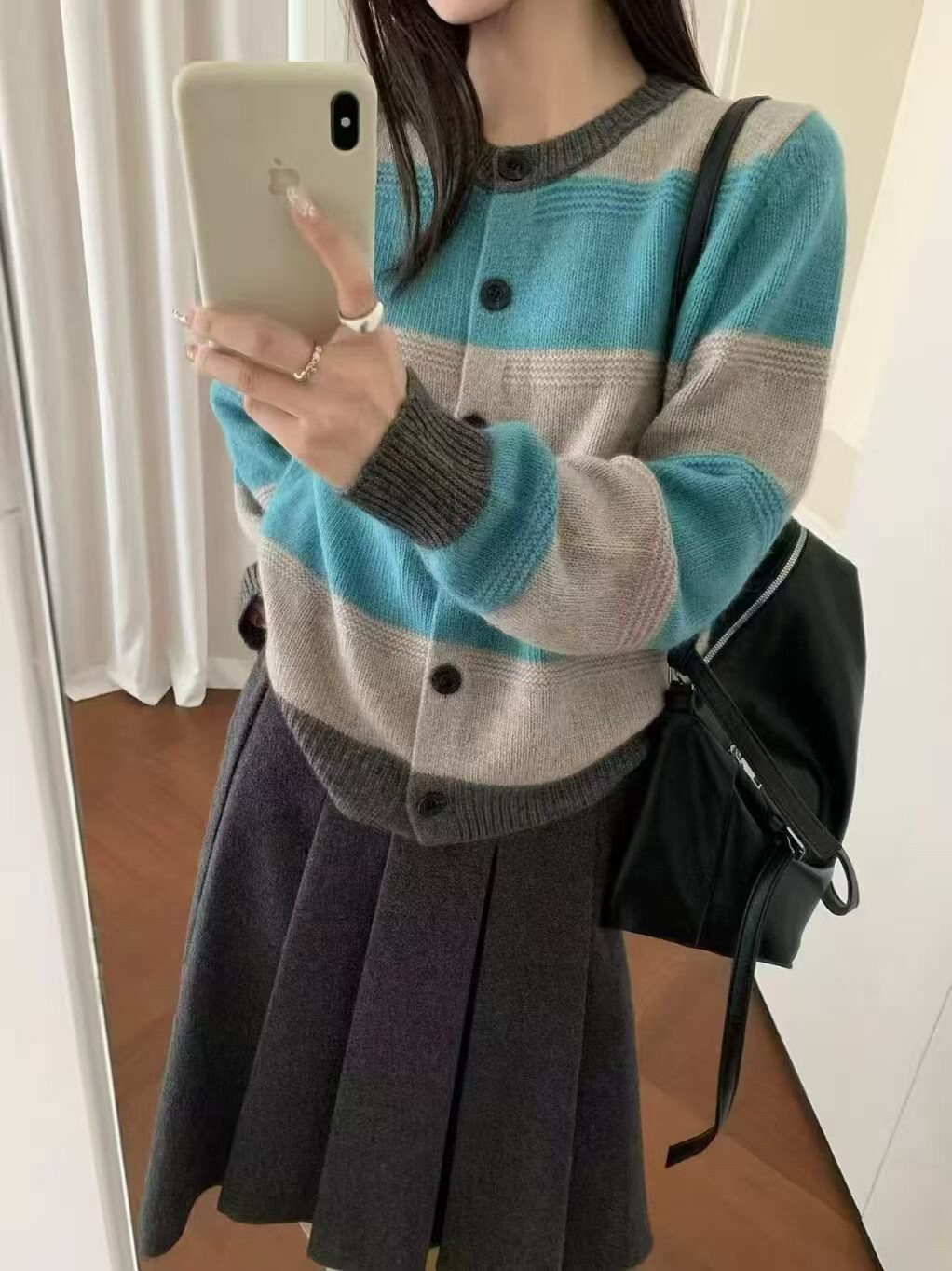 复古湖蓝灰浣熊绒针织羊毛衫女休闲落肩长袖圆领软糯开衫2026新款