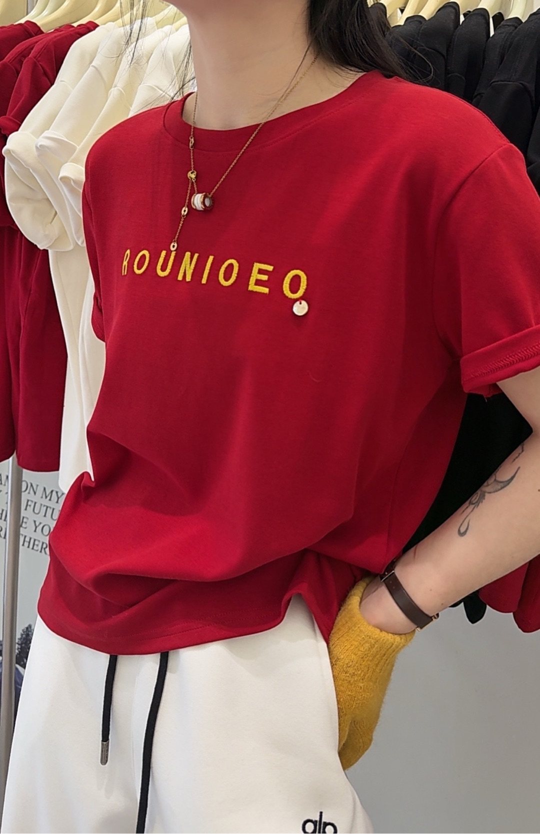 YOYO-2026春季新款设计感时尚红色复古百搭显瘦休闲短袖T恤,女装/女士精品,T恤,淘宝优惠券,粉丝福利购,淘宝优惠卷