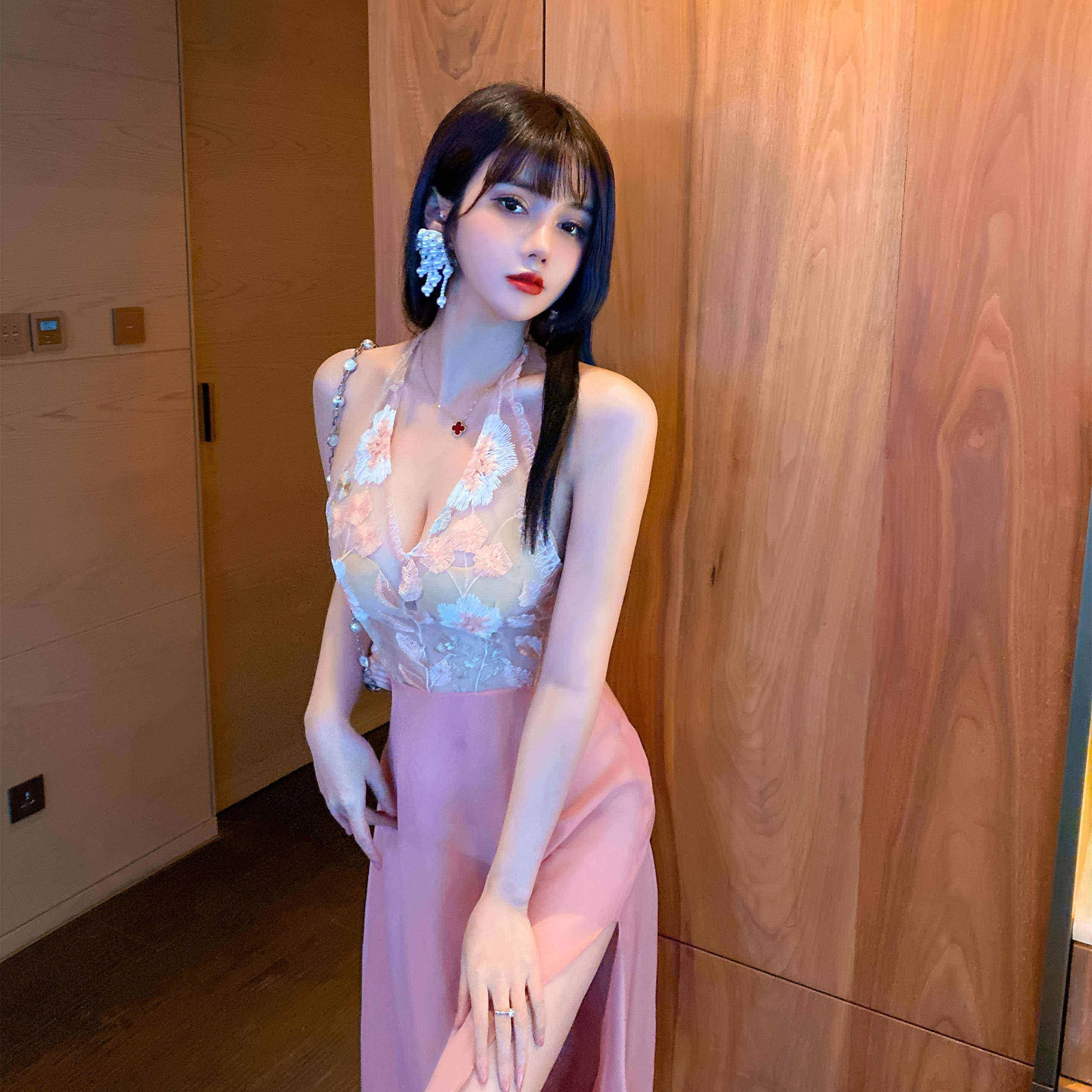 夜店性感透视晚礼服肤粉色减龄显瘦连衣裙网纱蕾丝吊带长裙技师服