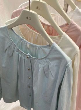 法式褶皱圆领长袖衬衫女早秋温柔复古气质小金扣小衫百搭宽松衬衣