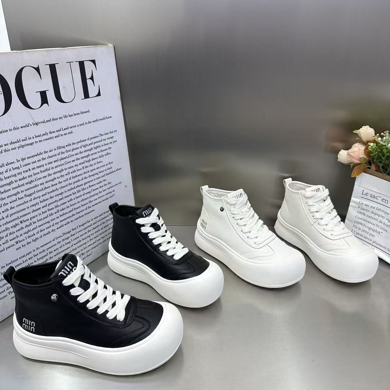 欧货时尚娃娃头厚底高帮棉鞋女2025年冬季新款百搭休闲面包小白鞋