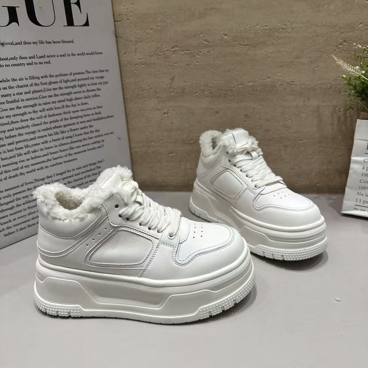 2025冬季新款加绒厚底增高板鞋女巴宝秀休闲百搭时尚运动松糕棉鞋