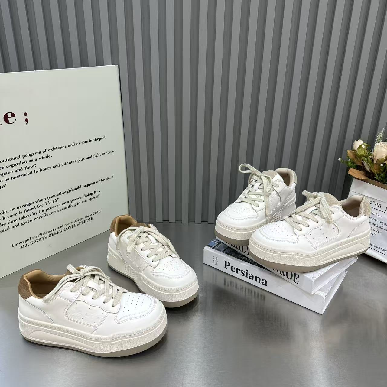 韩版舒适休闲时尚百搭小白鞋女2026秋季新款复古厚底增高运动板鞋