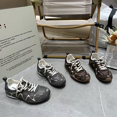 巴宝秀2026年新款防滑百搭休闲板鞋女超火爆款软底休不累脚运动鞋