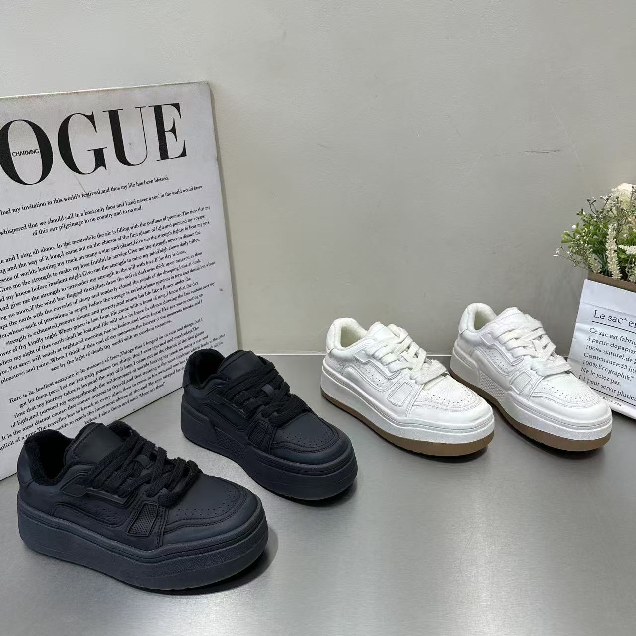 欧洲站2025冬季新款加绒厚底做旧小白鞋女百搭时尚休闲面包板鞋棉