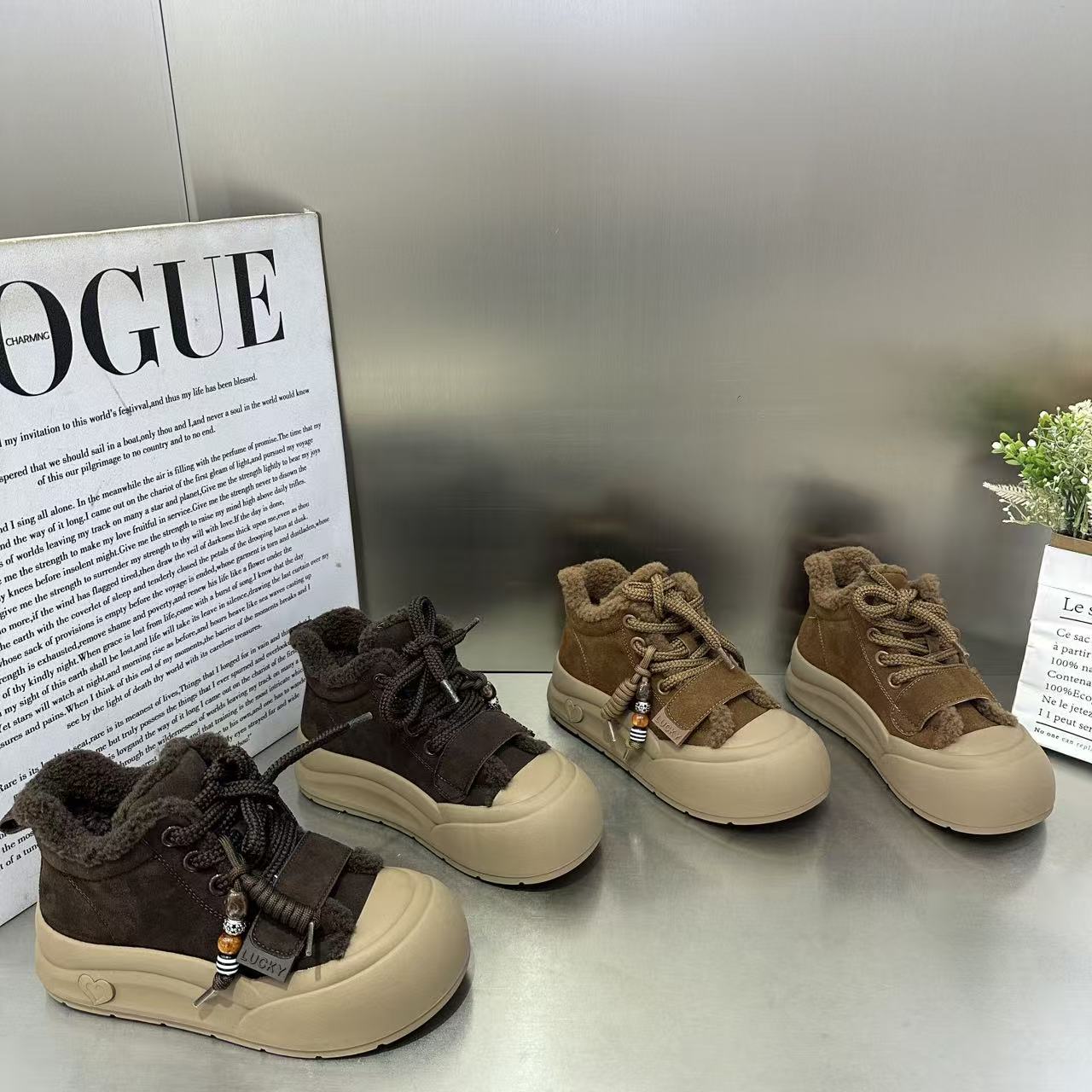 欧货魔术贴丑萌高帮面包棉鞋女2025秋冬新款厚底时尚运动休闲板鞋