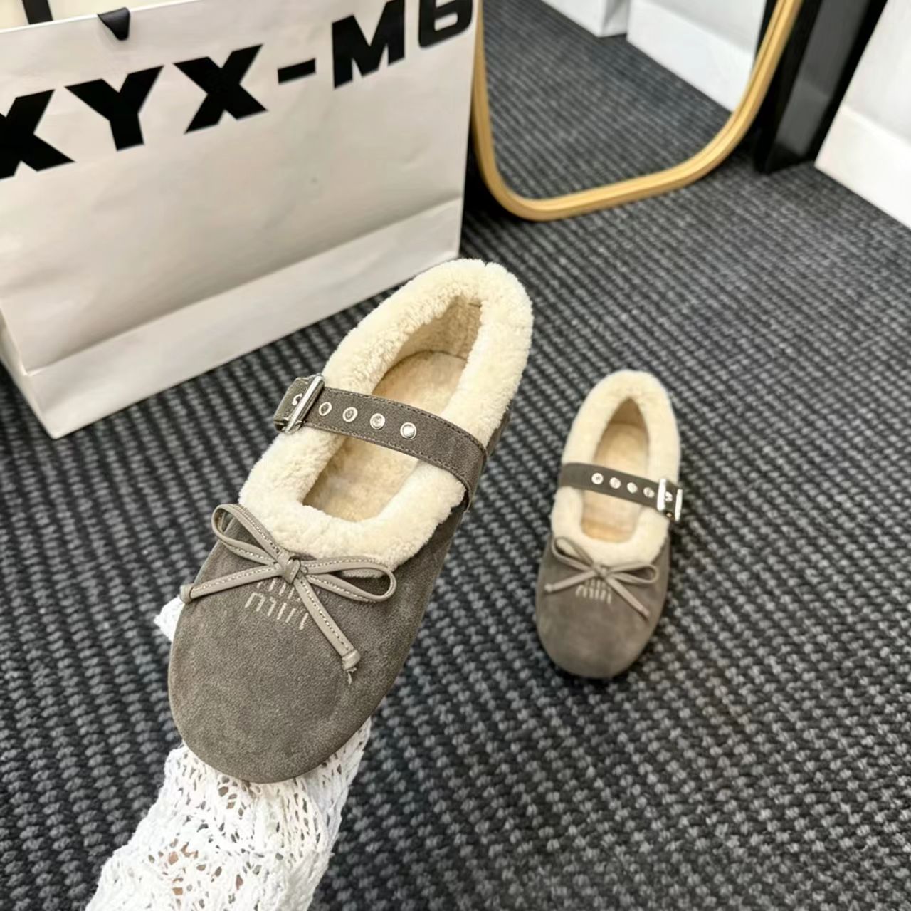 韩版羊羔毛玛丽珍鞋女2026年秋冬款蝴蝶结芭蕾舞鞋毛毛鞋加绒棉鞋