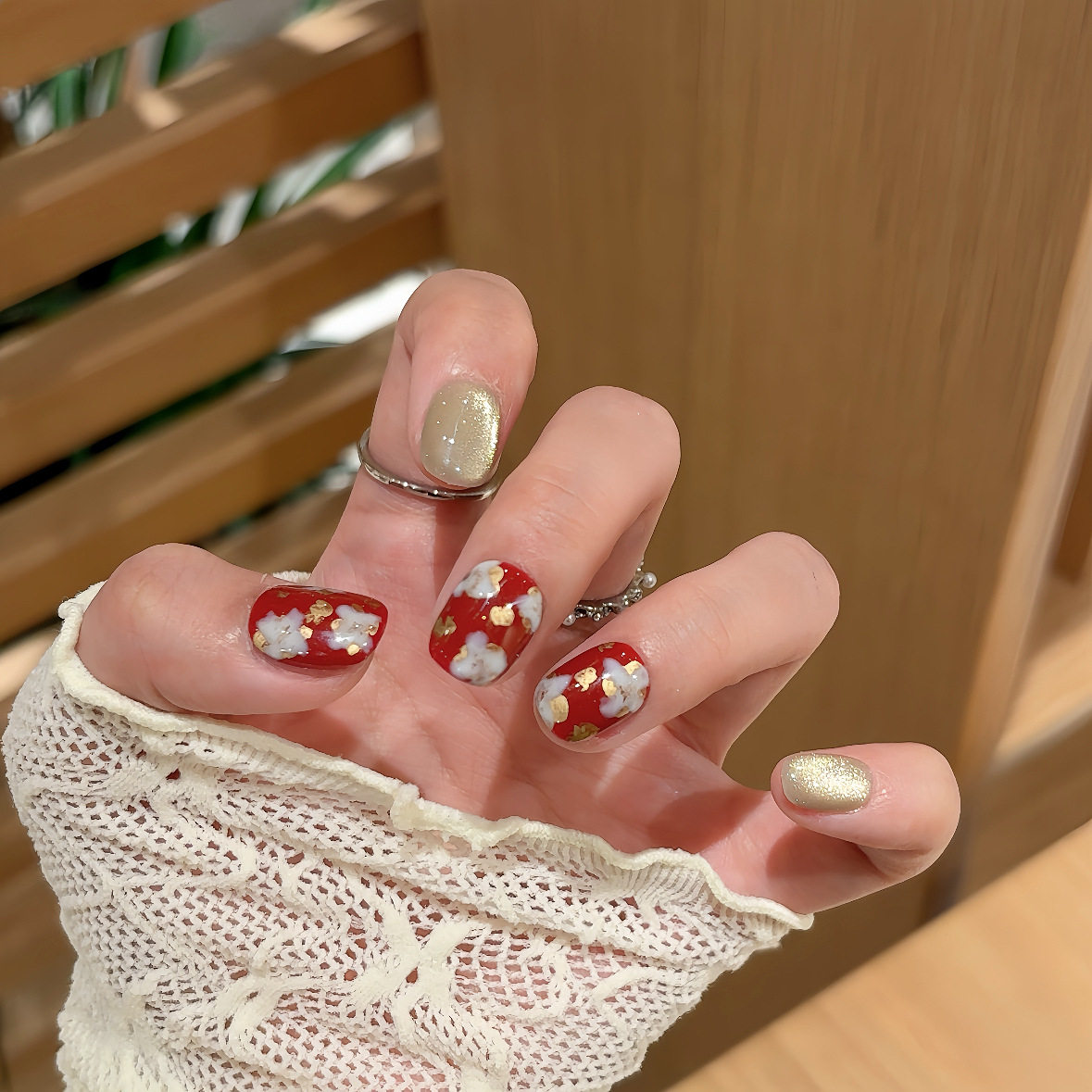 美甲穿戴甲短款新年婚甲高级手绘秋冬短款猫眼香槟色显白气质重工,彩妆/香水/美妆工具,穿戴甲/甲片,淘宝优惠券,粉丝福利购,淘宝优惠卷