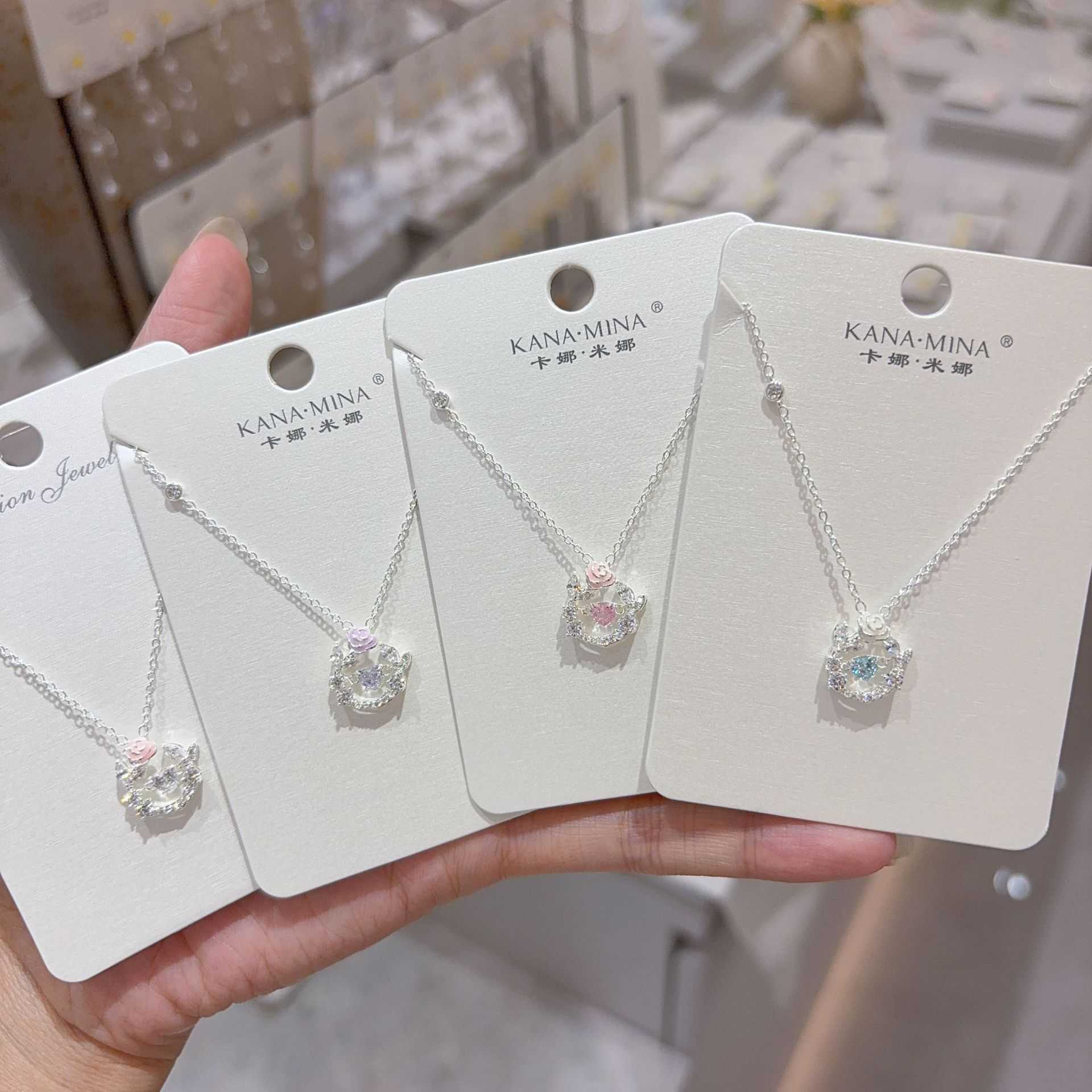 卡娜米娜高级感蝴蝶玫瑰花吊坠设计感锁骨链气质时尚优雅项链