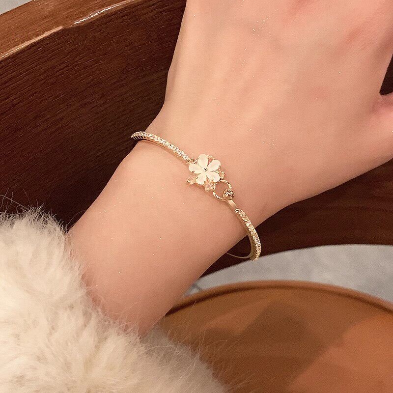 TinySylvie天然五瓣花碎钻细手镯温柔仙气少女轻奢手饰