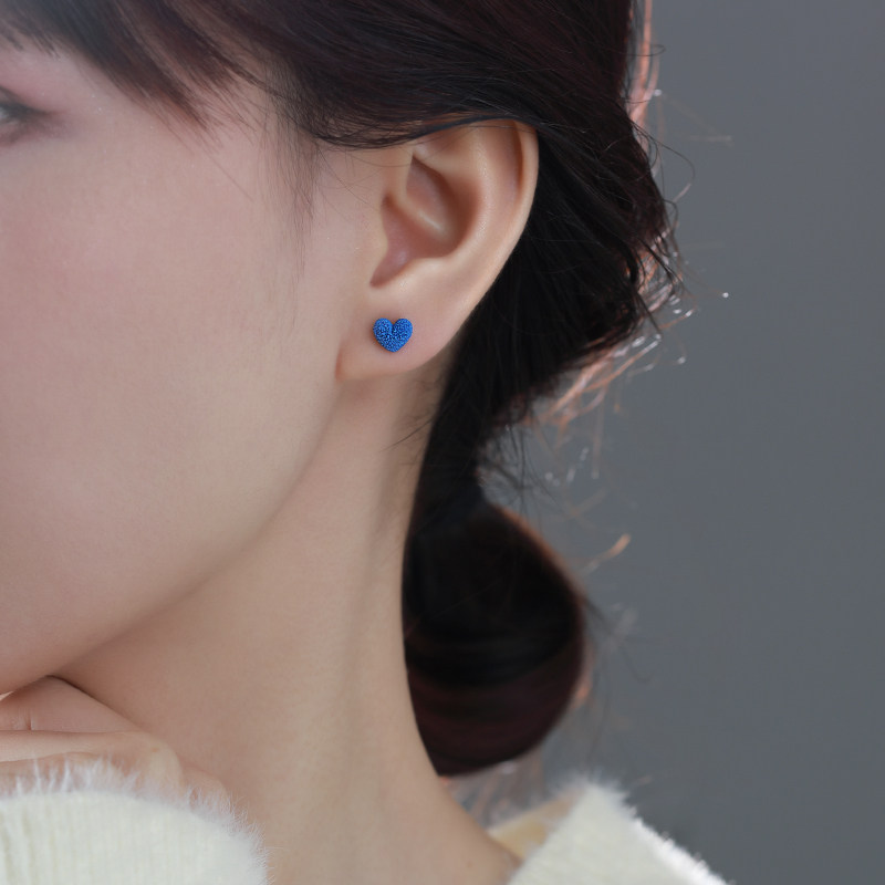深海蓝碎小爱心耳钉少女感