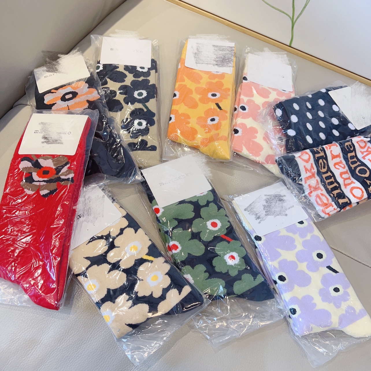 斯斯 0107 花花世界 芬兰国花系列棉质好穿女款袜袜