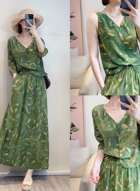 斯斯 0520 东方韵味 COR砂洗蚕丝写意感竹林绿色印花V领上衣半裙