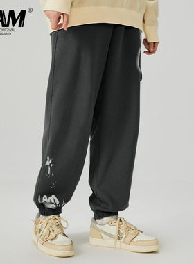 LAMLICKA喷绘字母印花休闲裤男潮牌2024春季休闲宽松百搭灰色长裤
