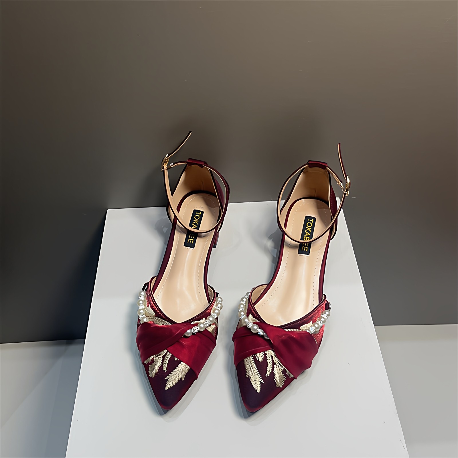 中式红色婚鞋2025春夏新款女凉鞋优雅气质配旗袍粗跟低跟单鞋女鞋,女鞋,时装凉鞋,淘宝优惠券,粉丝福利购,淘宝优惠卷