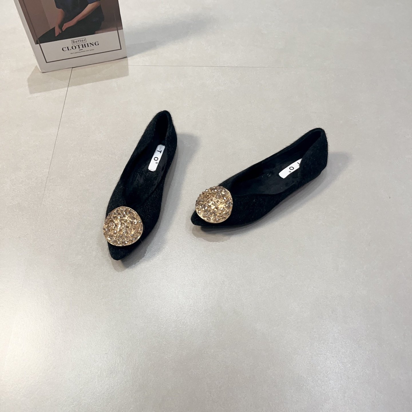 小众法式尖头浅口加绒单鞋女秋冬季毛毛鞋平底芭蕾舞鞋棉飘鞋黑色