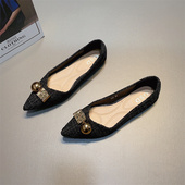 女2025春秋季 新款 时尚 小香风潮牌单鞋 金属扣尖头浅口平底配裙鞋 子