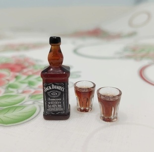 娃娃屋配件场景模型拍摄道具小孩过家家玩具仿真迷你酒瓶酒杯模型