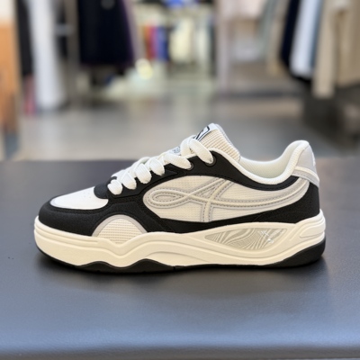 安踏烈焰春季新款透气女板鞋