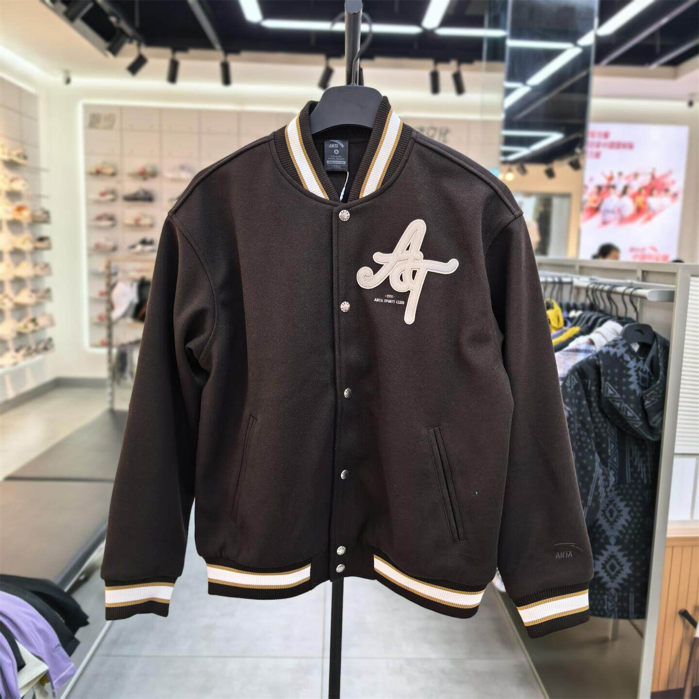 安踏美式棒球服夹克男士2026冬季新款加绒加厚外套上衣152648701N