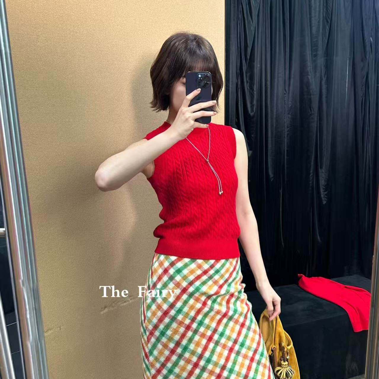 好漂亮米杏色针织拼色羊毛开衫外套外套女2026年早春新款短上衣潮